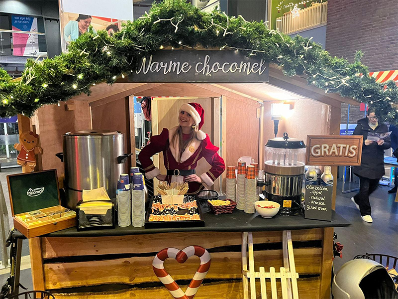 Warme_Chocolademelk_Huisje_Kerst_Winter-Entertainment