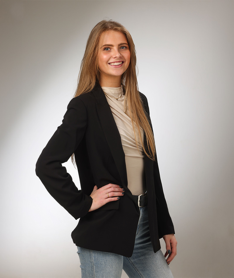 Leonie_winter-entertainment